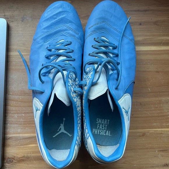 Jordan Tiempo Soccer Cleats - Picture 3 of 5